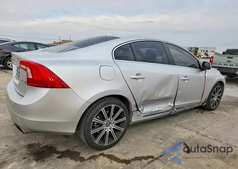 2018 Volvo S60 Premier z USA, uszkodzony, nr VIN LYV402HK3JB172160